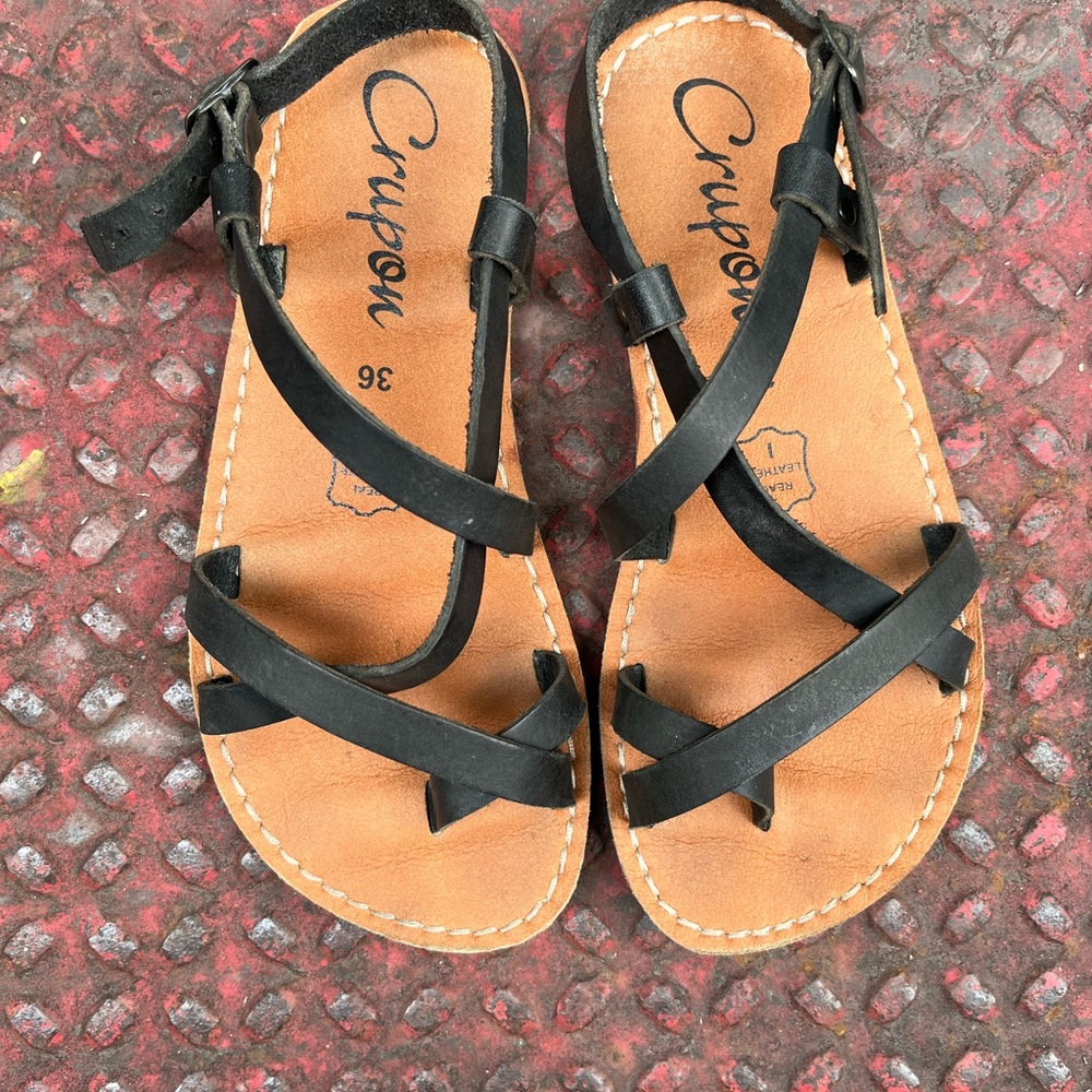Crupon sandals